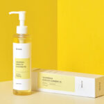 IUNIK CALENDULA COMPLETE CLEANSING OIL 200ML - Image 2